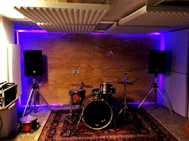 Muckebude Equipment