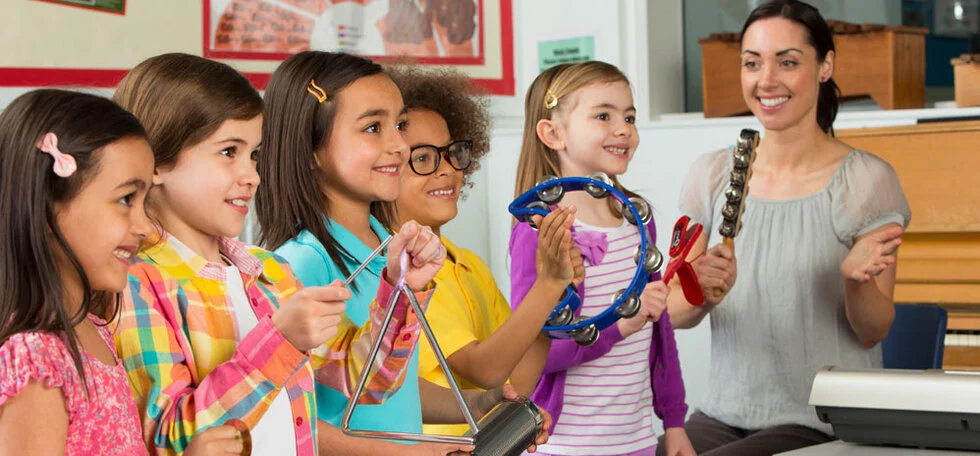 Kinder musizieren